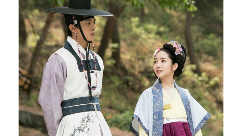 K&eacute;p forr&aacute;sa: http://asianwiki.com/