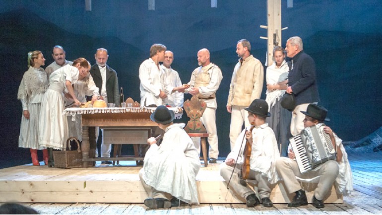 K&eacute;p forr&aacute;sa: http://www.reggeliujsag.ro/