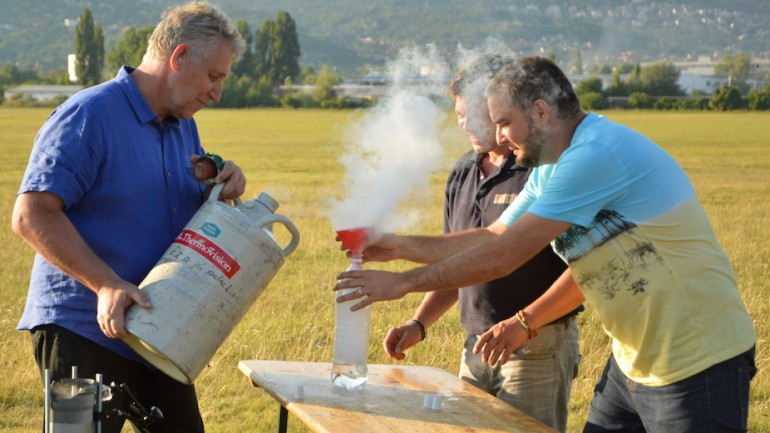  k&eacute;p forr&aacute;sa: https://comment.blog.hu/