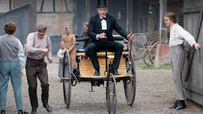 K&eacute;p forr&aacute;sa: http://onlinereel.ml/